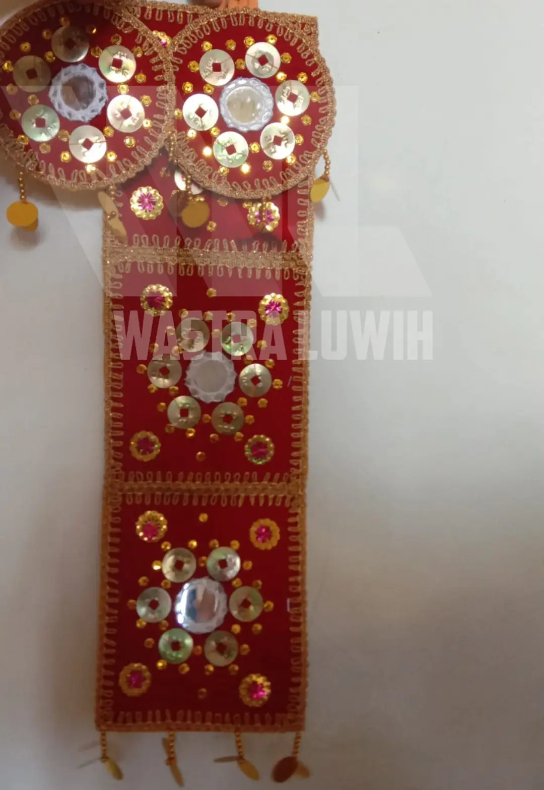 Ceniga Bludru (set) Pis Bolong